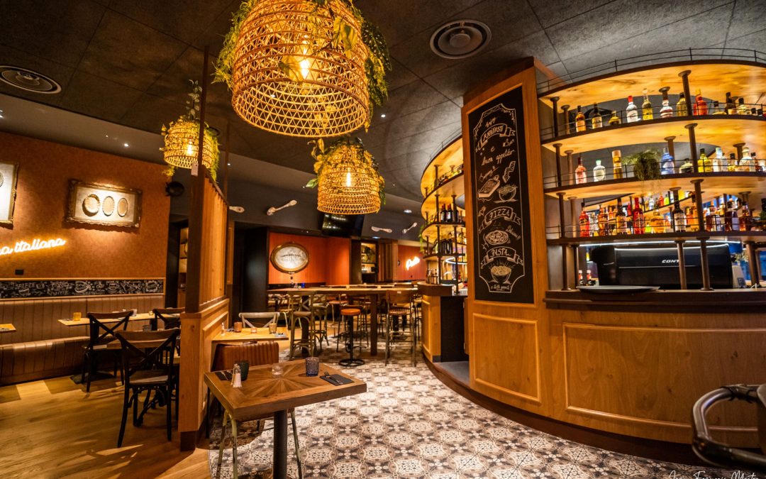 Agencement sur mesure d&rsquo;un restaurant – Queen Mamma à Mercy
