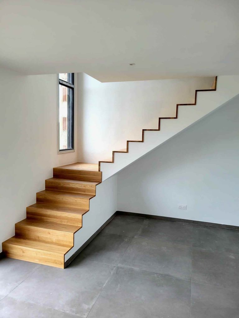 Escalier sur mesure en chêne design à Thionville