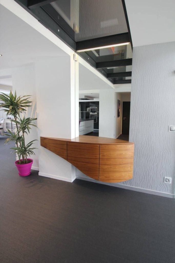 Passe-plat en chêne sur mesure pour cuisine design à Metz